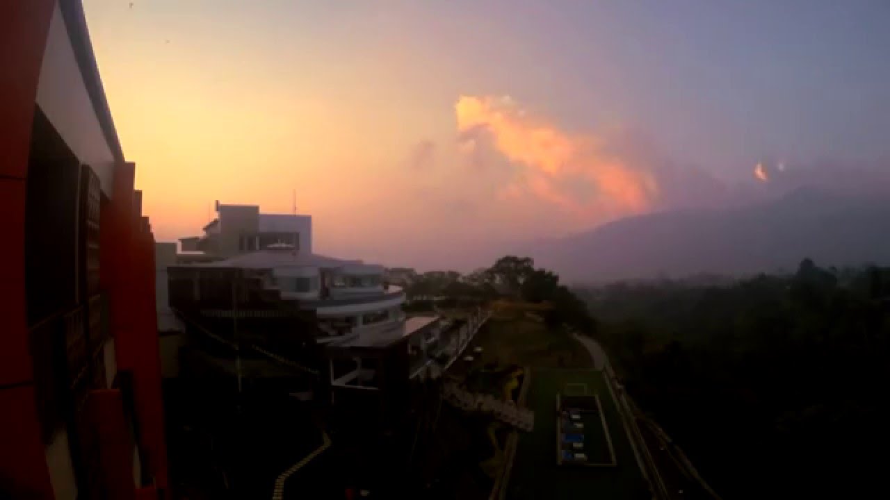 Free Time Lapse HD Video Pesona Alam Resort Puncak Bogor Free Time Lapse HD Video Pesona Alam Resort Puncak Bogor