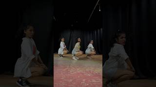 Lazy Lamhe | Shobhana Choreography | Rudra Dance Academy #dance #lazylamhe #shorts