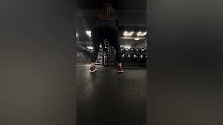 Попа как орех 🌰 упражнения для ног и попы. Тренировка. Качаем попу 💪🏻 #спорт #тренировка #motivation