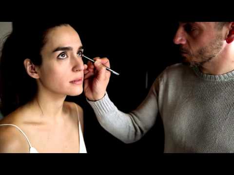 Vidéo: Comment Faire Du Maquillage Pour Le Nouvel An