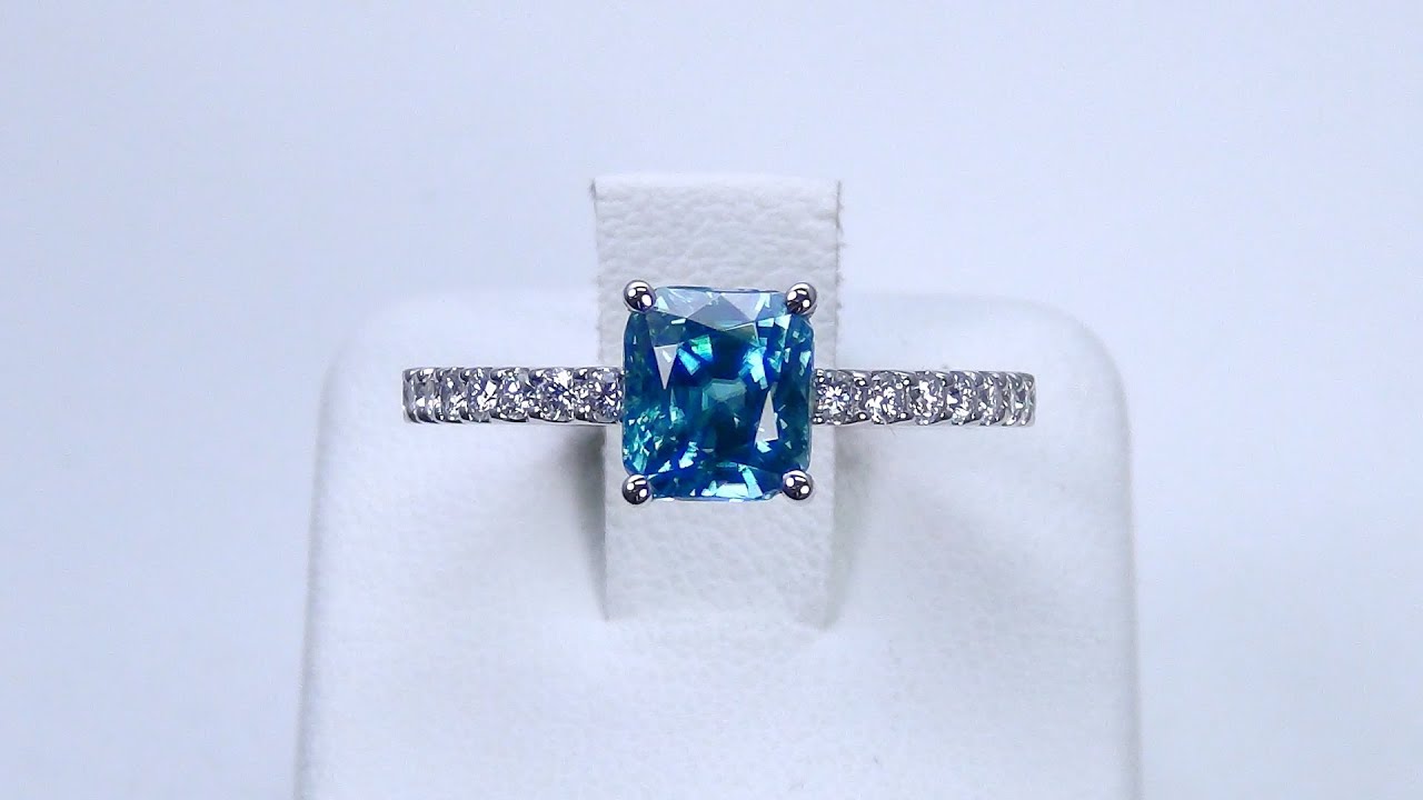 Pt900 ブルージルコン ダイヤモンド リング - YouTube