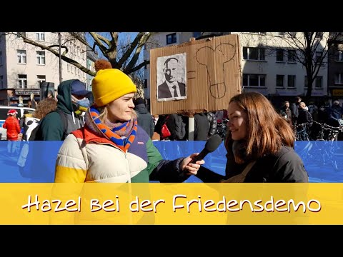 Hazel Brugger bei der Friedensdemo