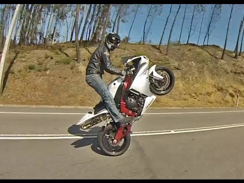 New bike (Yamaha YZF R1 Crossplane) Wheelies