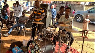 Okyena Sesei by Amakye dede performed live🎹📀Superb Adadamu by Coastal band