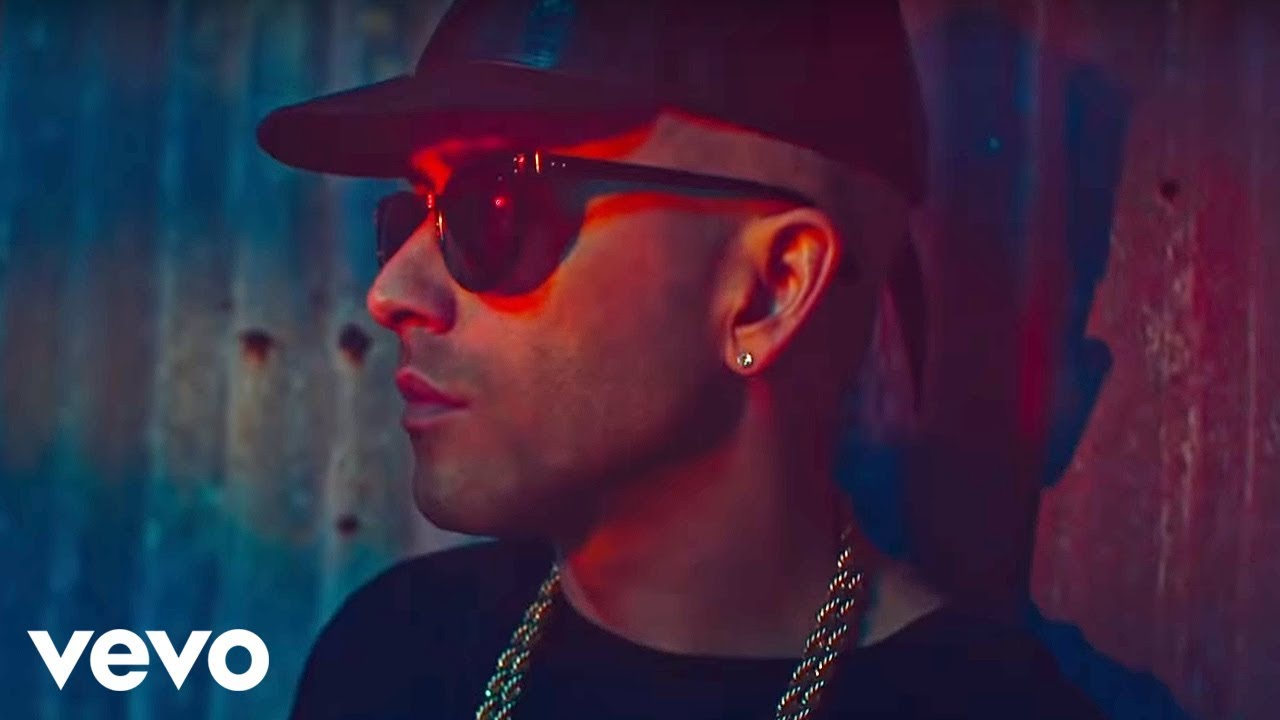 Yandel   Encantadora Official Video