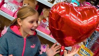 Покупаем вкусняшки и валентинки в школу / День Святого Валентина в Америке / Что дарят В США