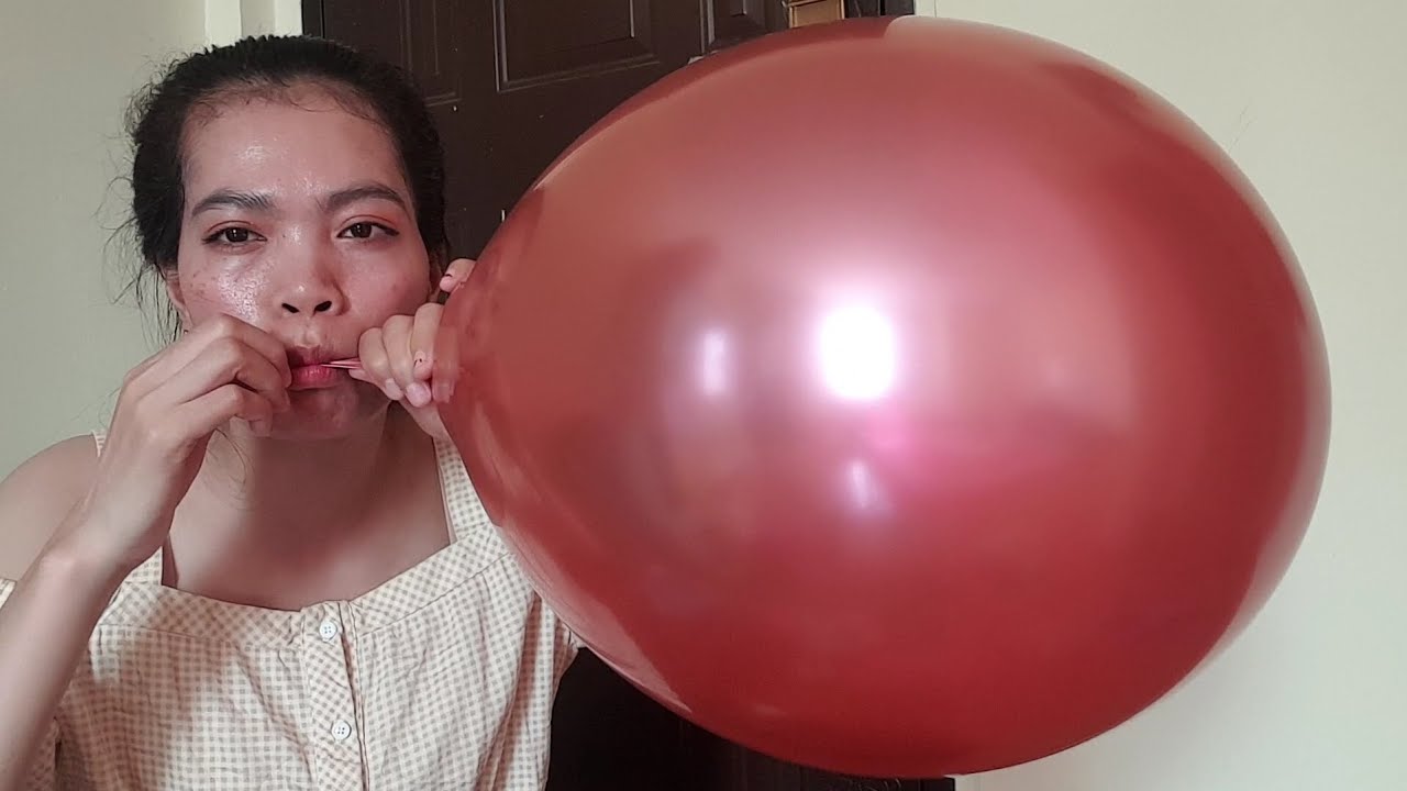 Big Balloon Blower #balloon - YouTube