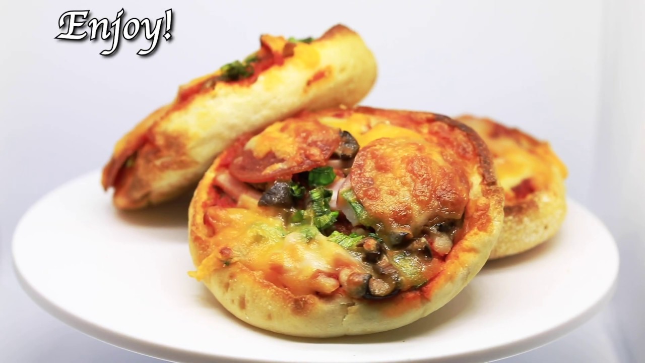 Homemade English Muffins Pizza Recipe great for parents of picky eaters