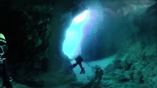 Shallow underwater cave in Berlenga, Portugal 4K VR 360º 3D Wealth