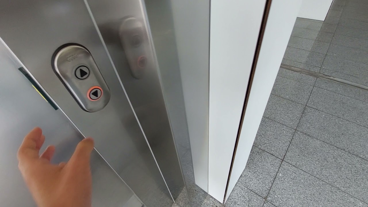 2009 KONE EcoDisc lifts at Sant Joan hospital in Reus - Zona C