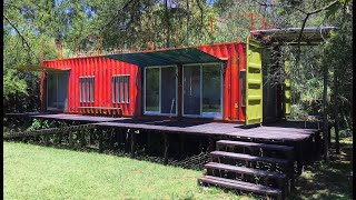 Z Tv Container Project El Seto Al Fondo Del Jardín. 2008.