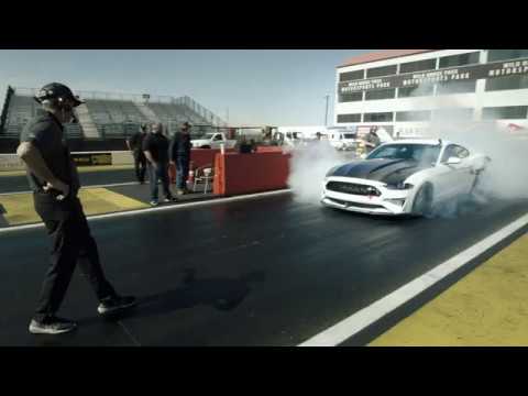 Видео: Ford представляет электрический Mustang Cobra Jet 1400