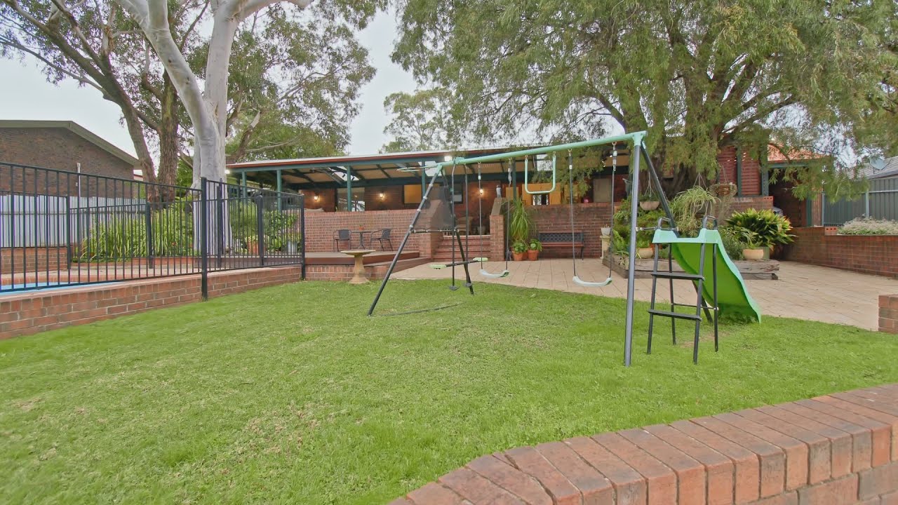 Real Estate SA 3 Oakridge Road, Aberfoyle Park with Karen Hockley