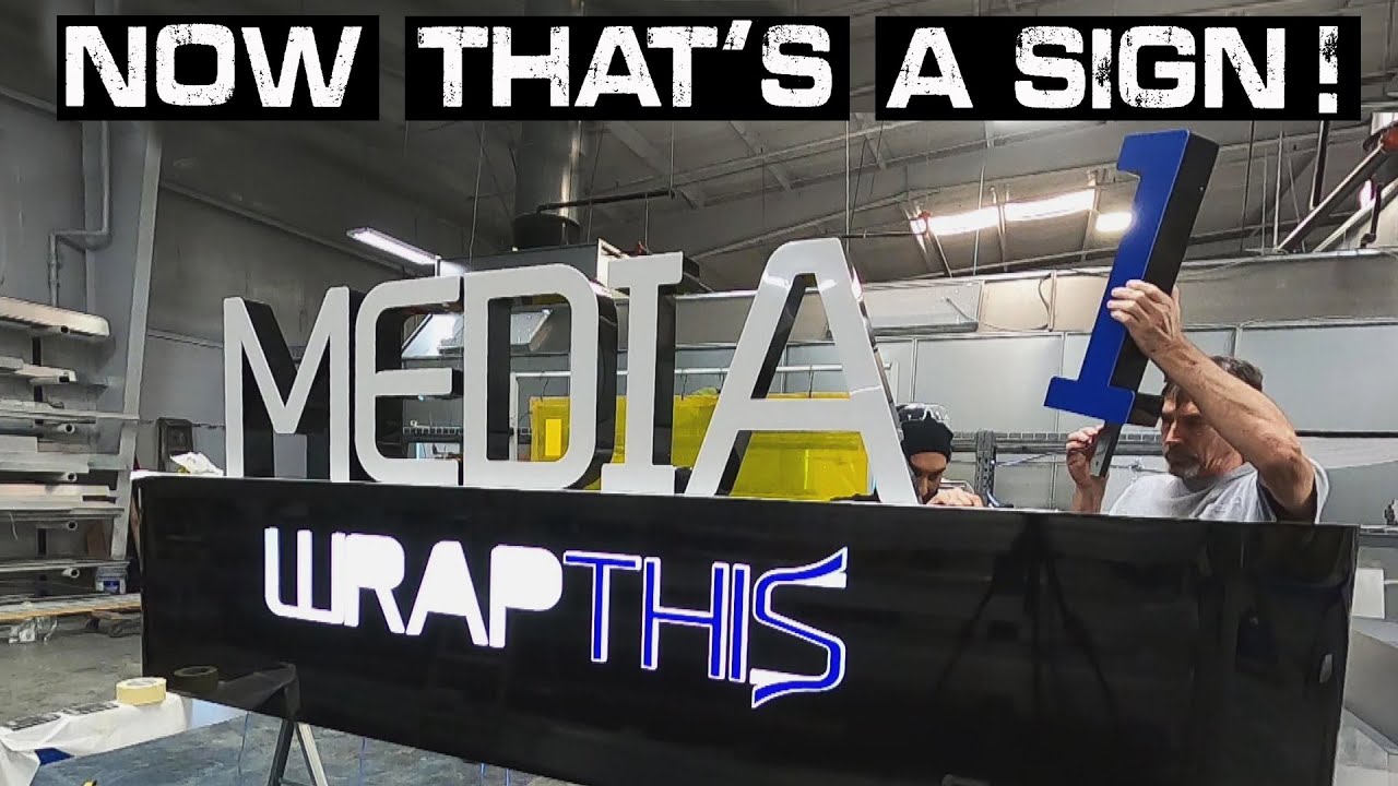 Вот это знак! Мы наконец-то сделали вывеску для нашей компании.