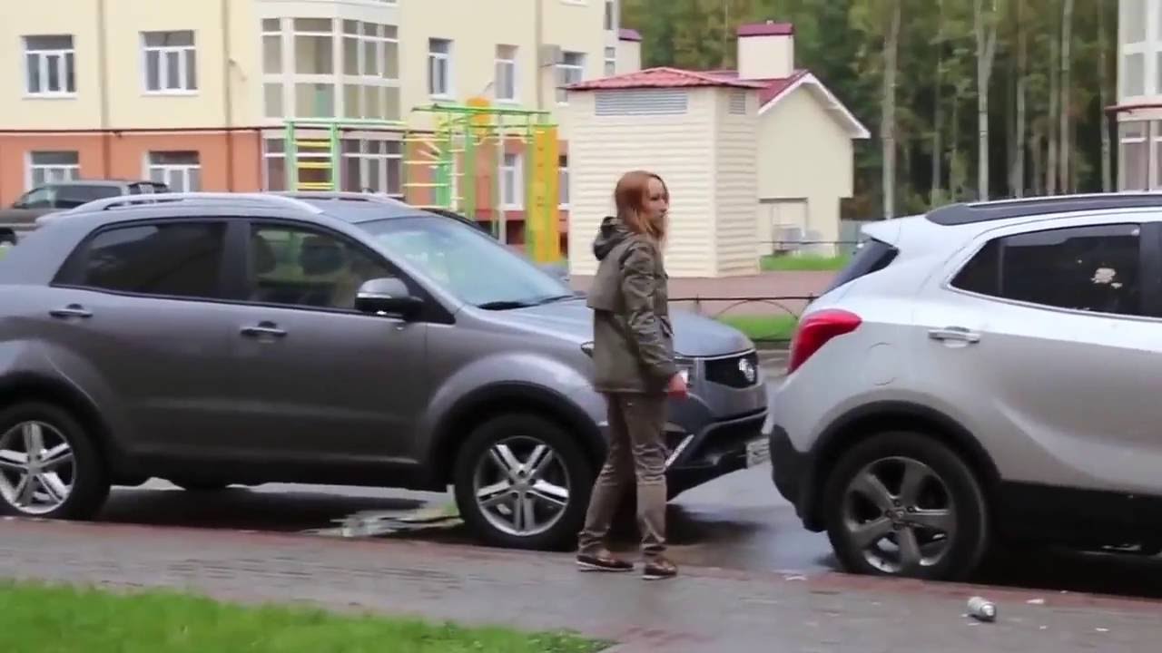 Голая жена в авто