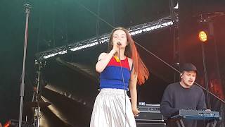 Sigrid - Plot Twitst - Live at Vinjerock 20.07.2017