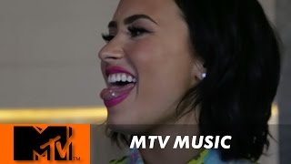 Demi Lovato's tongue tricks l MTV music