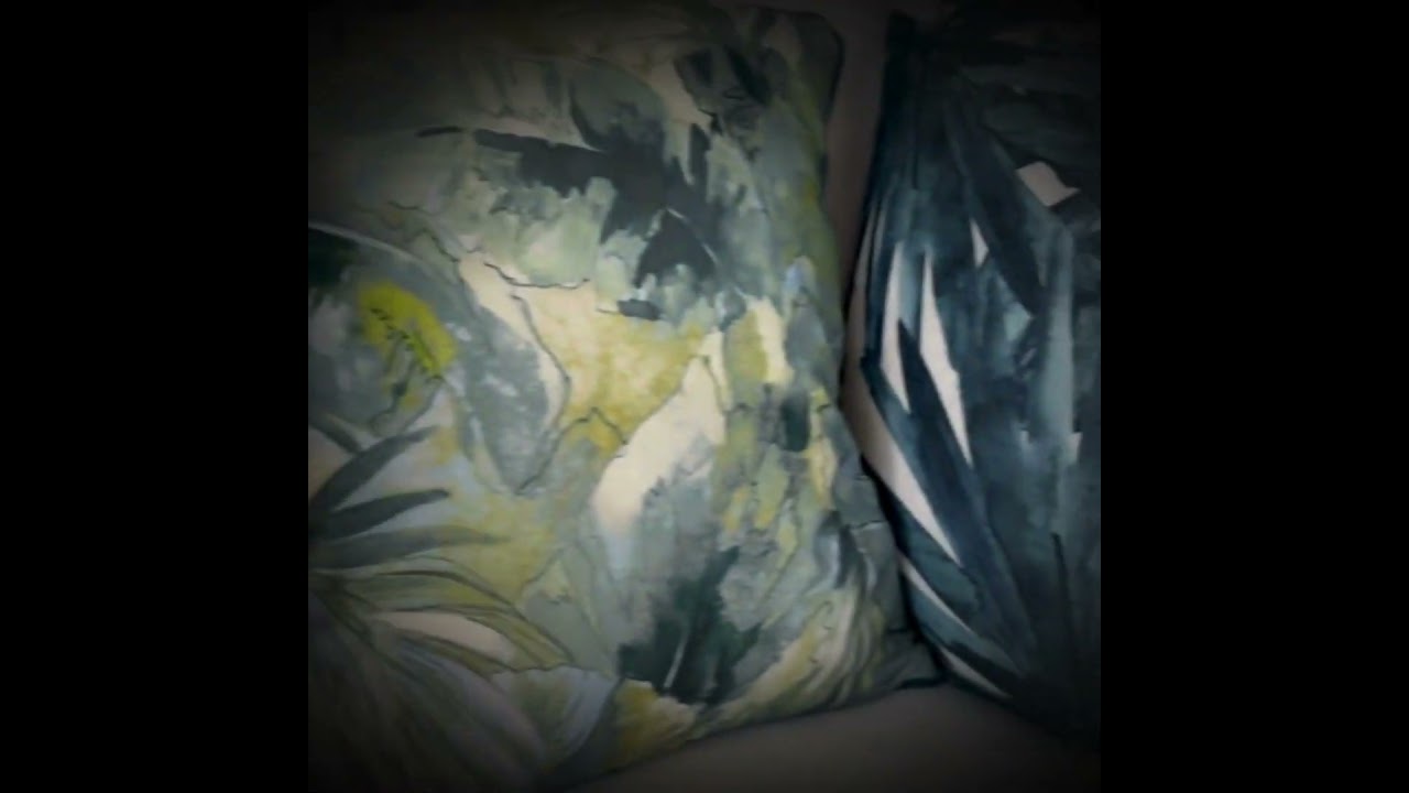 🌈Upgrade Your Decor for Less: Black Friday Cushion Deals at  @Foyandcompany !  🛒✨