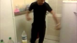 Robson Rebolando Igual Uma Galinha
