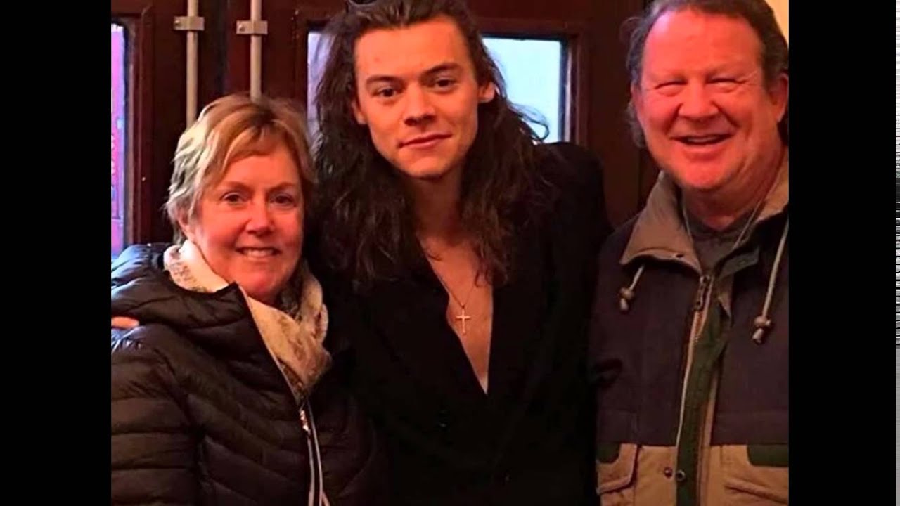 harry-styles-in-london-at-art-shop-jan-15-youtube