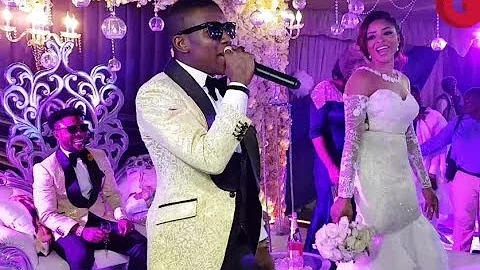 Small Doctor Sings As Oritsefemi's Wife Throws Her Bouquet To The Waiting Single Ladies