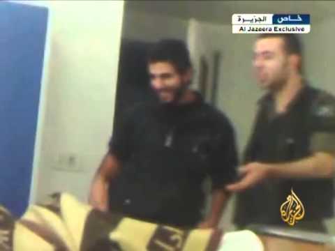 مقاتل في الجيش السوري الحر ينجو بأعجوبة