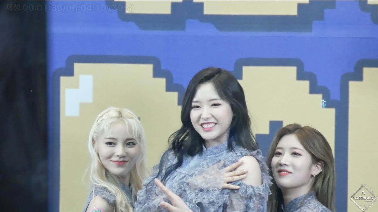 loona OliviaHye Butterfly 이달의소녀 올리비아혜 버터플라이 4k BY 147Company 190306 아이돌라디오 직캠 fancam