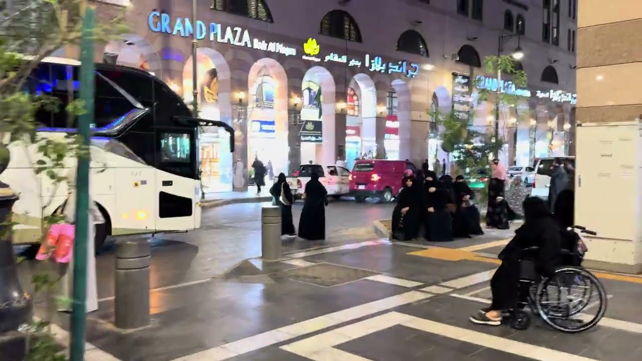 أرقام أبواب المسجد النبوي الشريف في المركزية الشمالية وبعض أسماء الفنادق القريبة من مصليات النساء