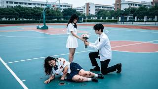 嫌她又肥又醜，畢業典禮男友竟求婚校花還任由她被推進火海，她果斷回歸豪門減重200斤逆襲成女神，霸氣回歸復仇，渣男悔的腸子都青了 screenshot 2