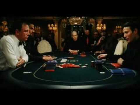 James Bond tira all-in (ultima mano en Casino Roya...