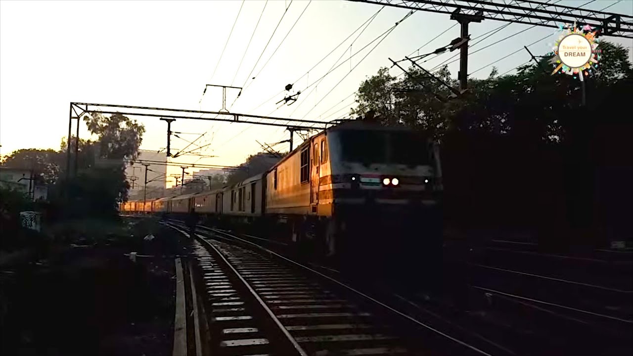 Lucknow–New Delhi AC Superfast Express (12429) approaching New delhi ...