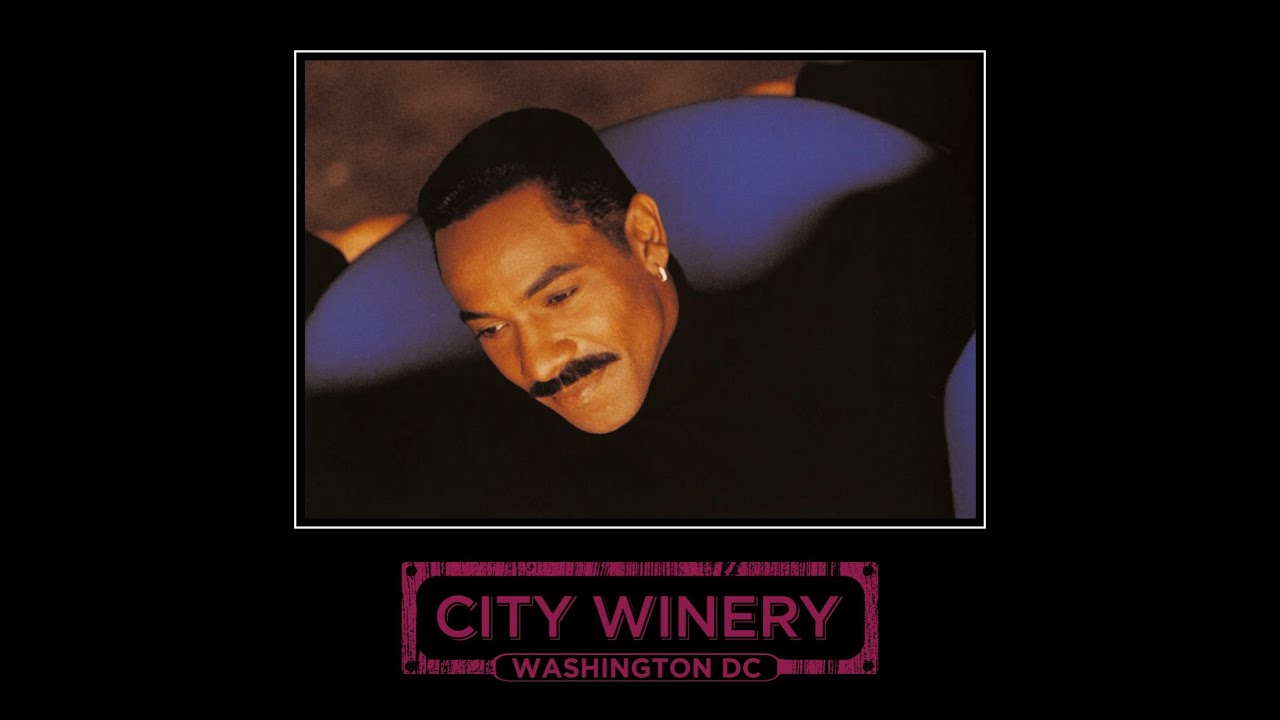 Keith Washington sings 