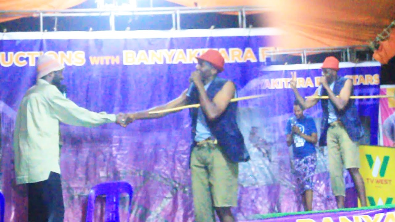 Ruboroga Vs Kanyoza OKusigura Bamuda | Best of Mr Mushana Live on stage | Banyakitara Performance