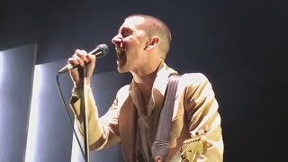 Video thumbnail of "Arctic Monkeys during that part in do me a favour when it gets really sad and we all cry in unison"