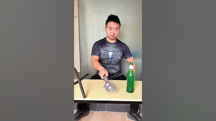 猛男徒手掰弯粗钢筋A tough guy bends a thick steel bar with his bare hands#搞笑 #shorts #funny #kungfu #performa