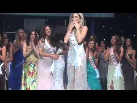 Vídeo: El representant del Canadà va sorprendre amb una disfressa feta de pals d'hoquei al concurs Miss Univers