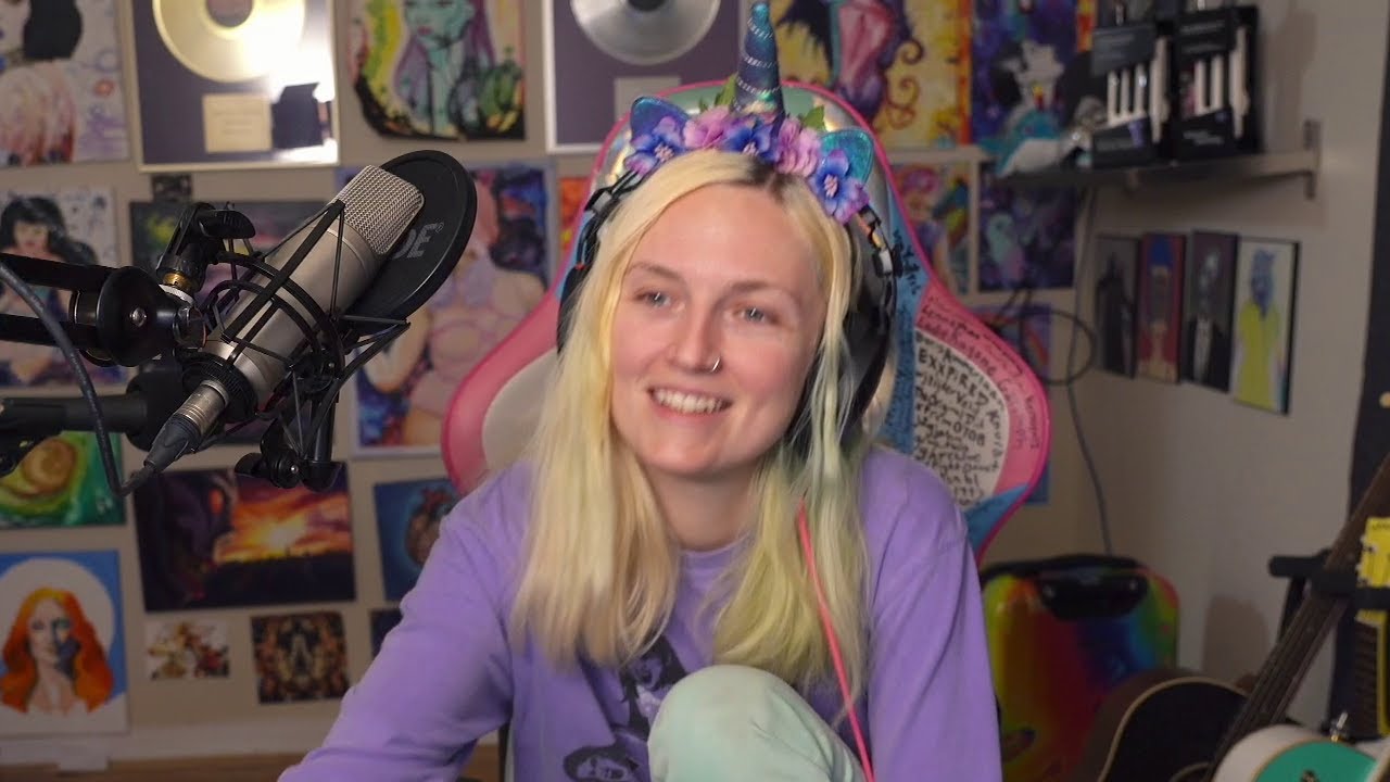 November 5 - friendly canadian songwriter 🎵 100+ originals to choose from