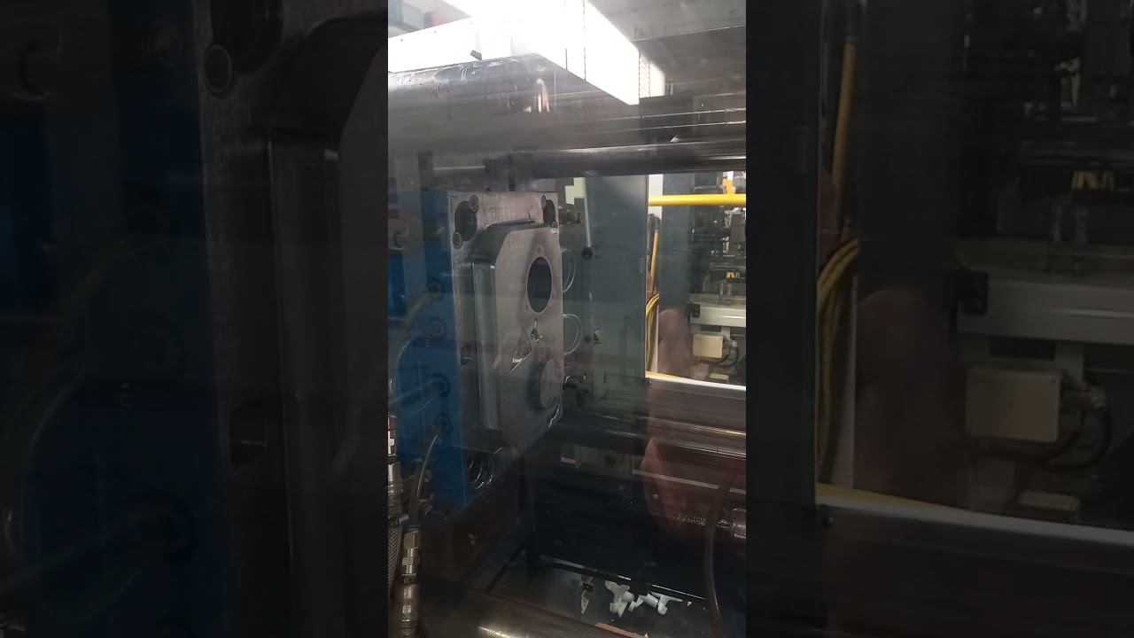 Campionatura stampo materie plastiche..Progettazione cad 3d e costruzione stampi  www.trevi3d.it