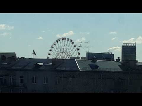 Минское колесо обозрения в сильный ветер