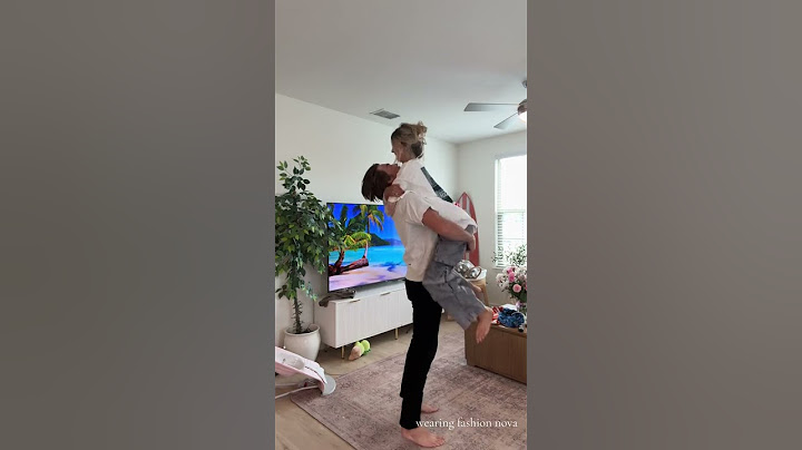 I didn’t expect him to pick me up like that 🤣 (wearing @FashionNova @novamen #fashionnovapartner)