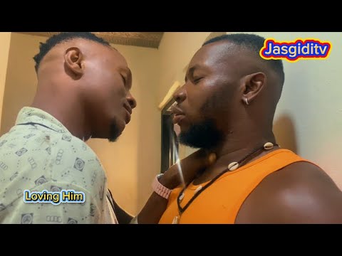 Әкесі мен қызы бейнеленген секс-порно бейнелер Желіде бір қыз жігітті аңдыды