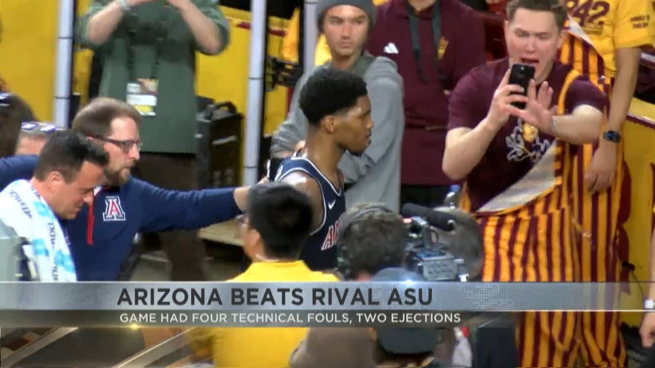 Bobby Hurley waves players off court, doesn't shake Tommy Lloyd's hand after loss to Arizona