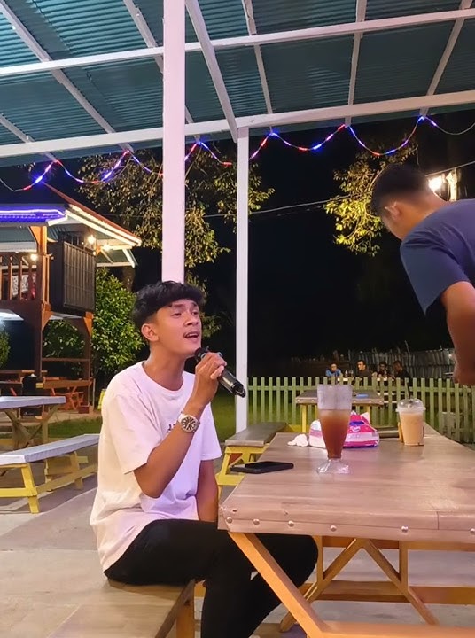 Lah Manyuruak Tampak Juo , ( DAVID ISTAMBUL ) live Arif #laguminang #minangviral #laguviral