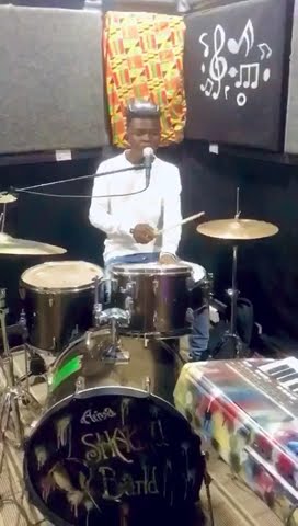 T.N.T. BAND - UMUKIZA WAJYE ARIHO