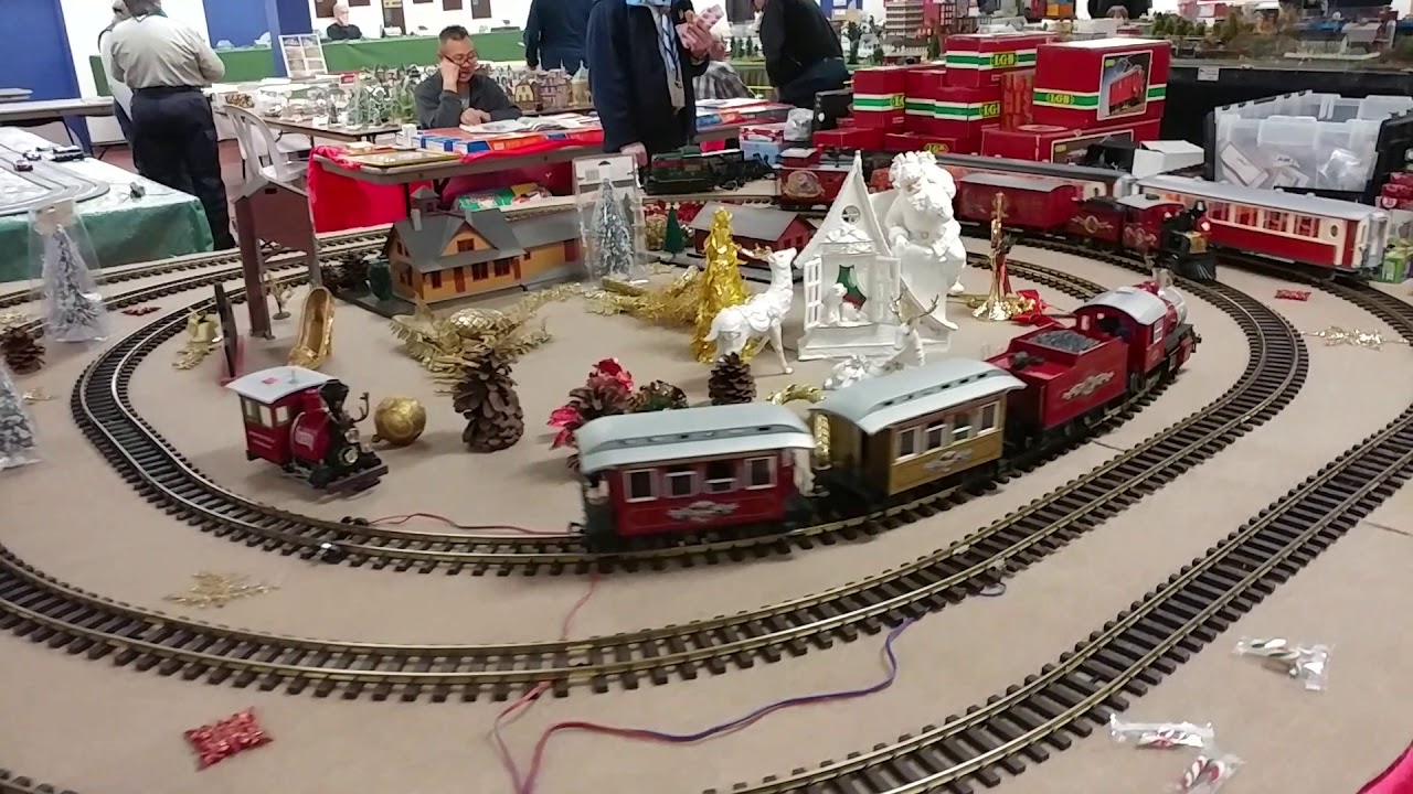 Expotrain modelisme à laval. Plusieurs gros trains de noël. Holidays