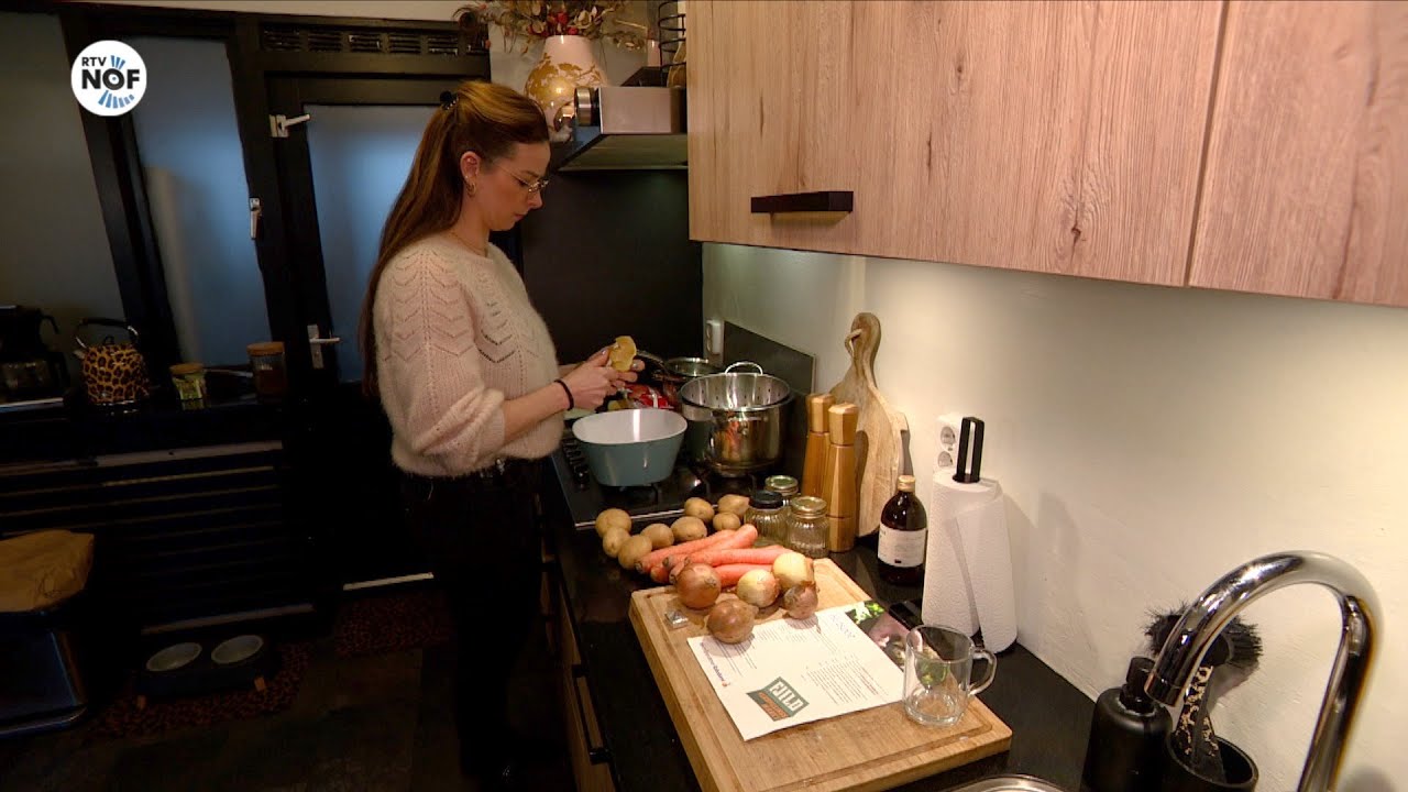 Bianca is juf en komt bij de Voedselbank: 