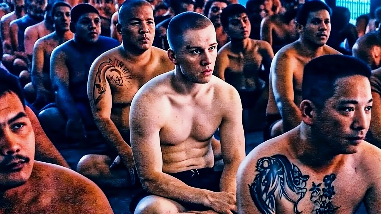 مجموعة مساجين بيضايقوا رجل ابيض، وميعرفوش انه اخطر رجل في السجن