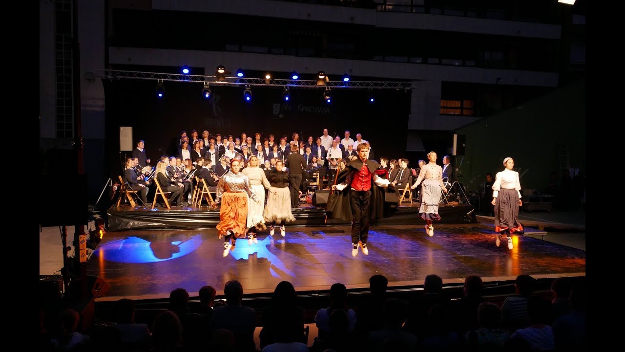 Irrintzi eta Antxiñako Ama, musika eta dantza jaialdia (1) 2017 uztaila