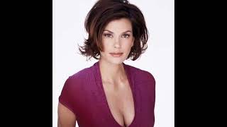 Sexy And Beautiful Photos of Teri Hatcher