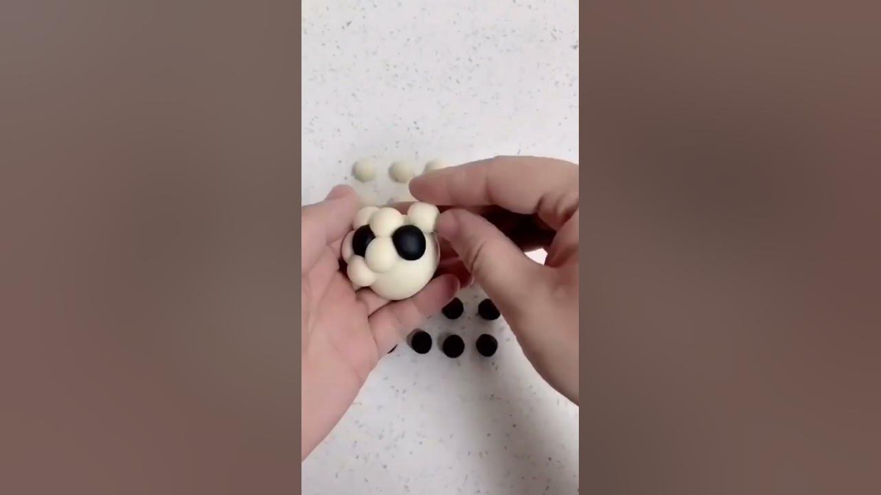 how to make a ball cake decoration from fondant ,Bola dari fondan #shorts